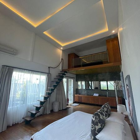 Saga Villas Ultra Seminyak Exteriör bild
