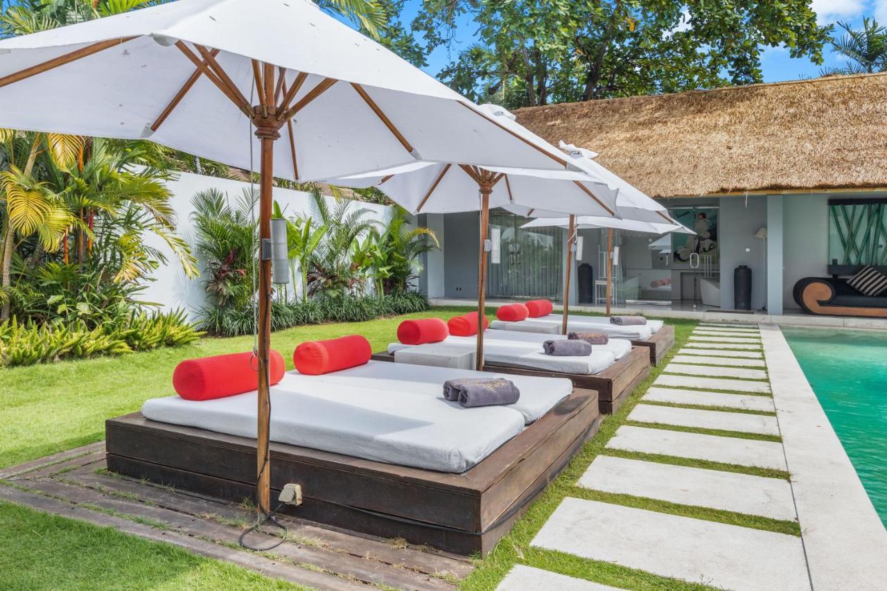 Saga Villas Ultra Seminyak Exteriör bild
