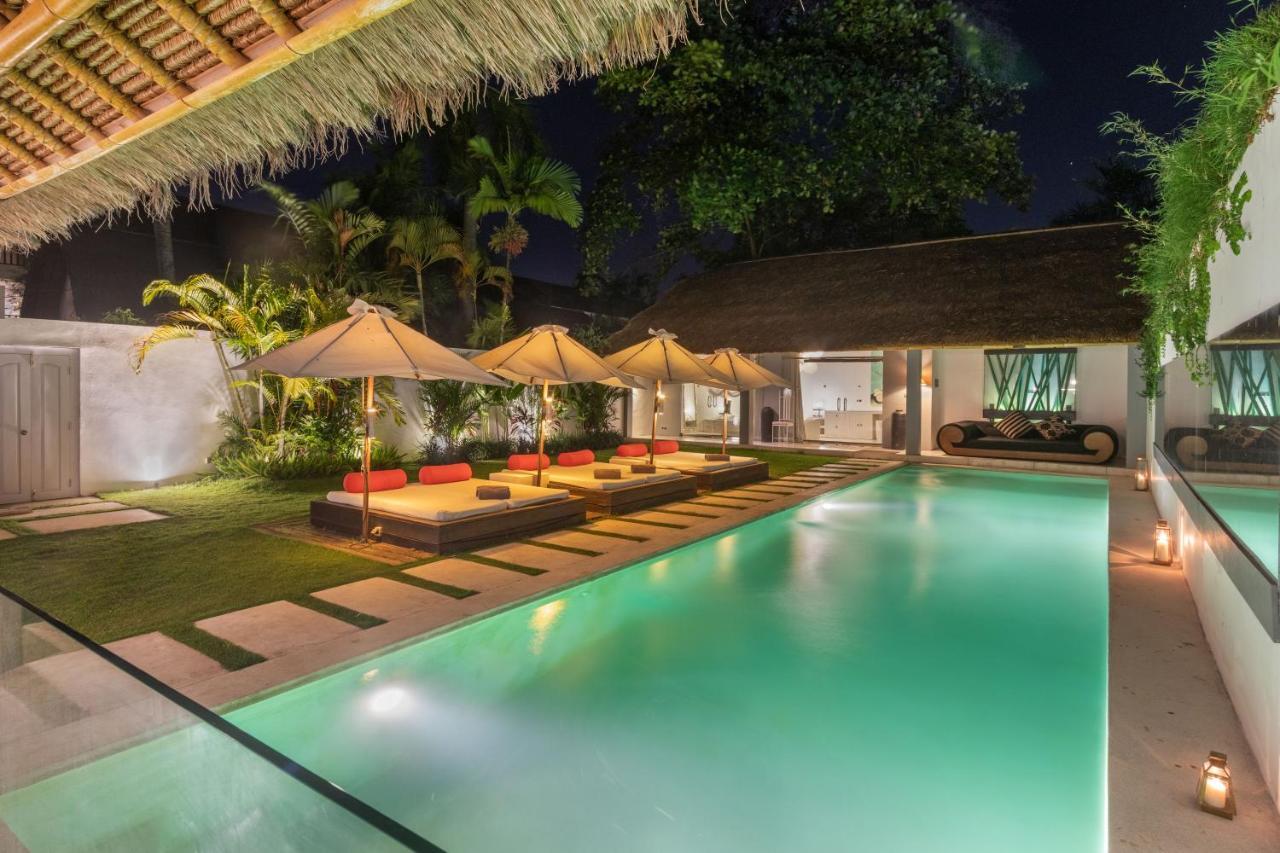 Saga Villas Ultra Seminyak Exteriör bild